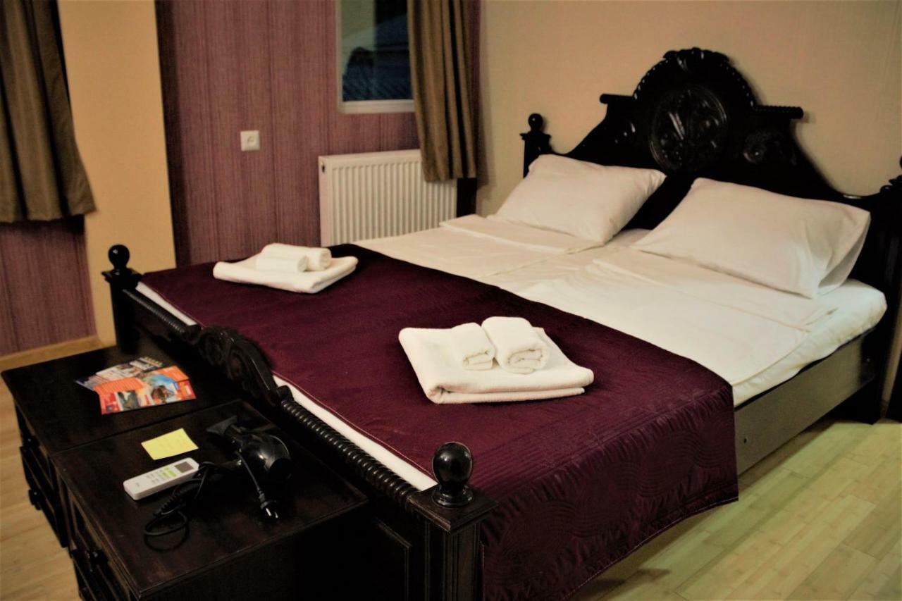Twins Hotel Tbilisi Exterior foto